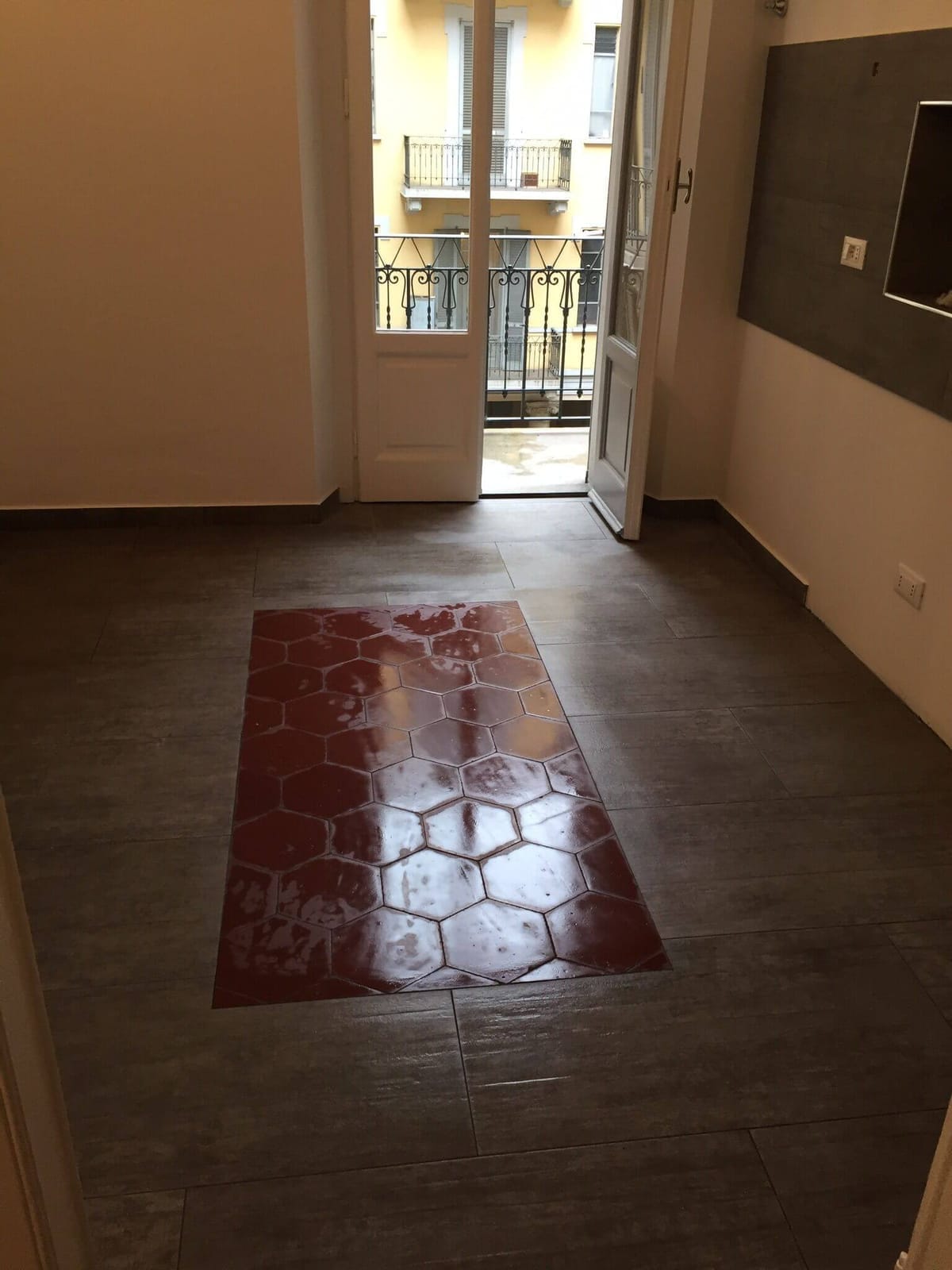 Decoro con esagonali – Pavimenti e piastrelle, lavoro di VGA Impresa Edile