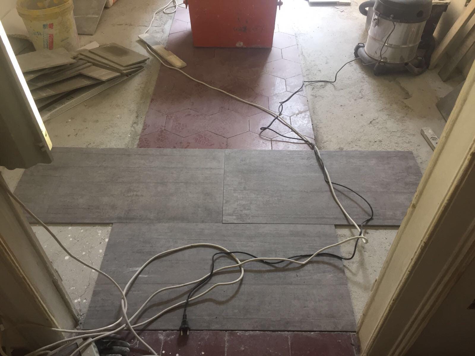 Prova di posa del nuovo pavimento – Lavori in corso, lavoro di VGA Impresa Edile
