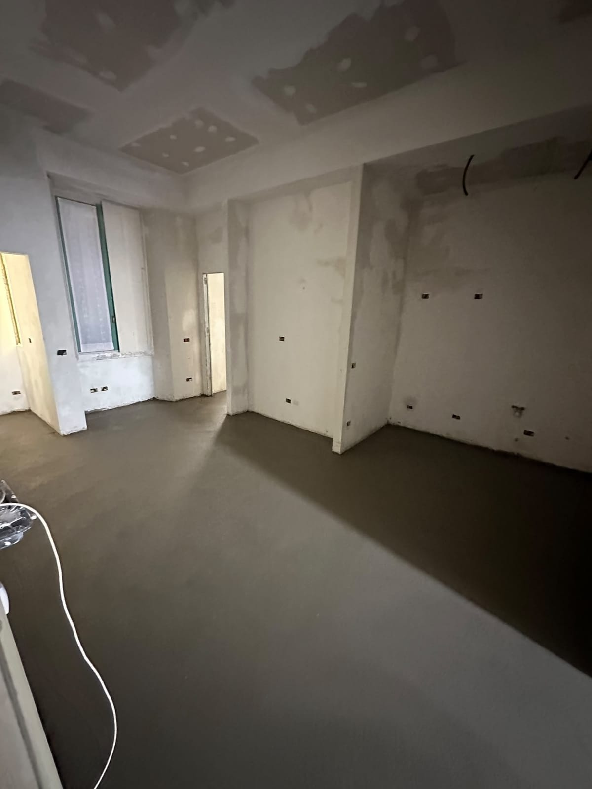 Rivestimenti effetto marmo prima dei sanitari – Bagni, lavoro di VGA Impresa Edile