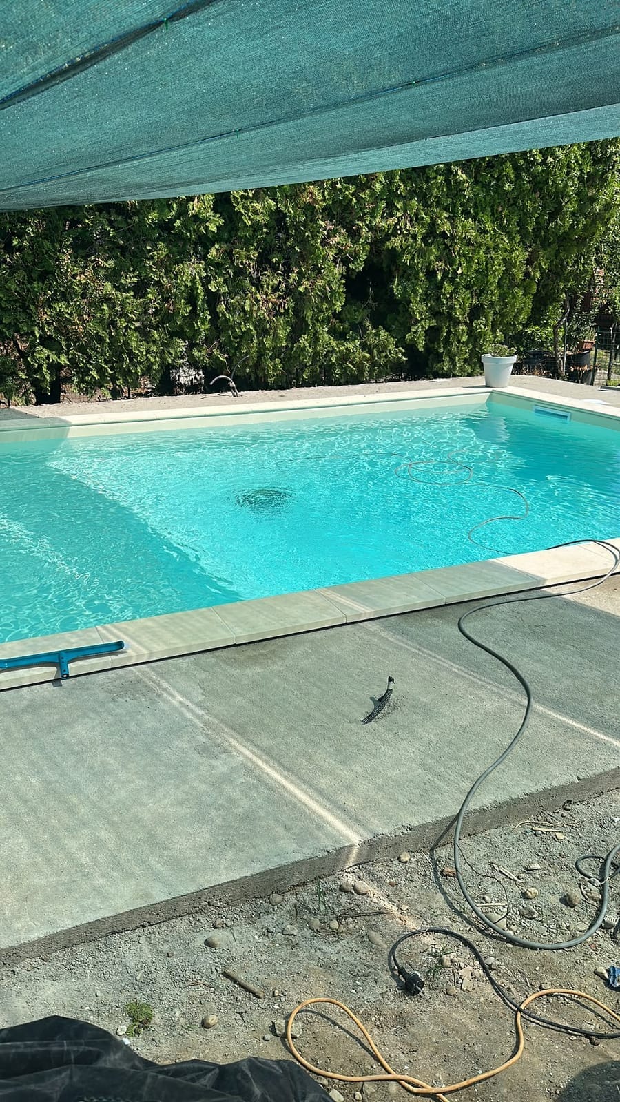 Bordo piscina in pietra – Piscine, lavoro di VGA Impresa Edile